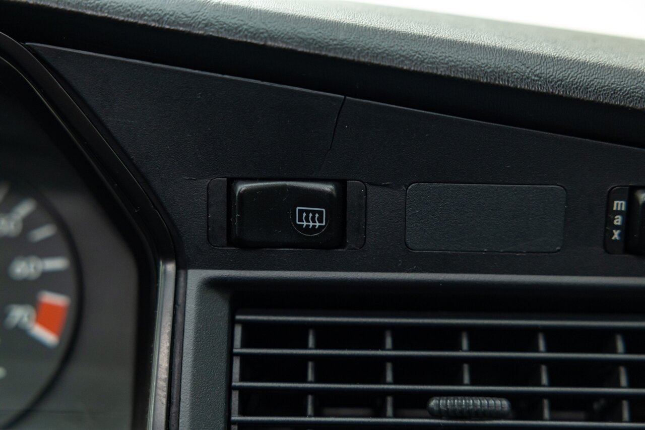 1987 Mercedes-Benz 190 E 2.3-16   - Photo 156 - Springfield, MO 65802