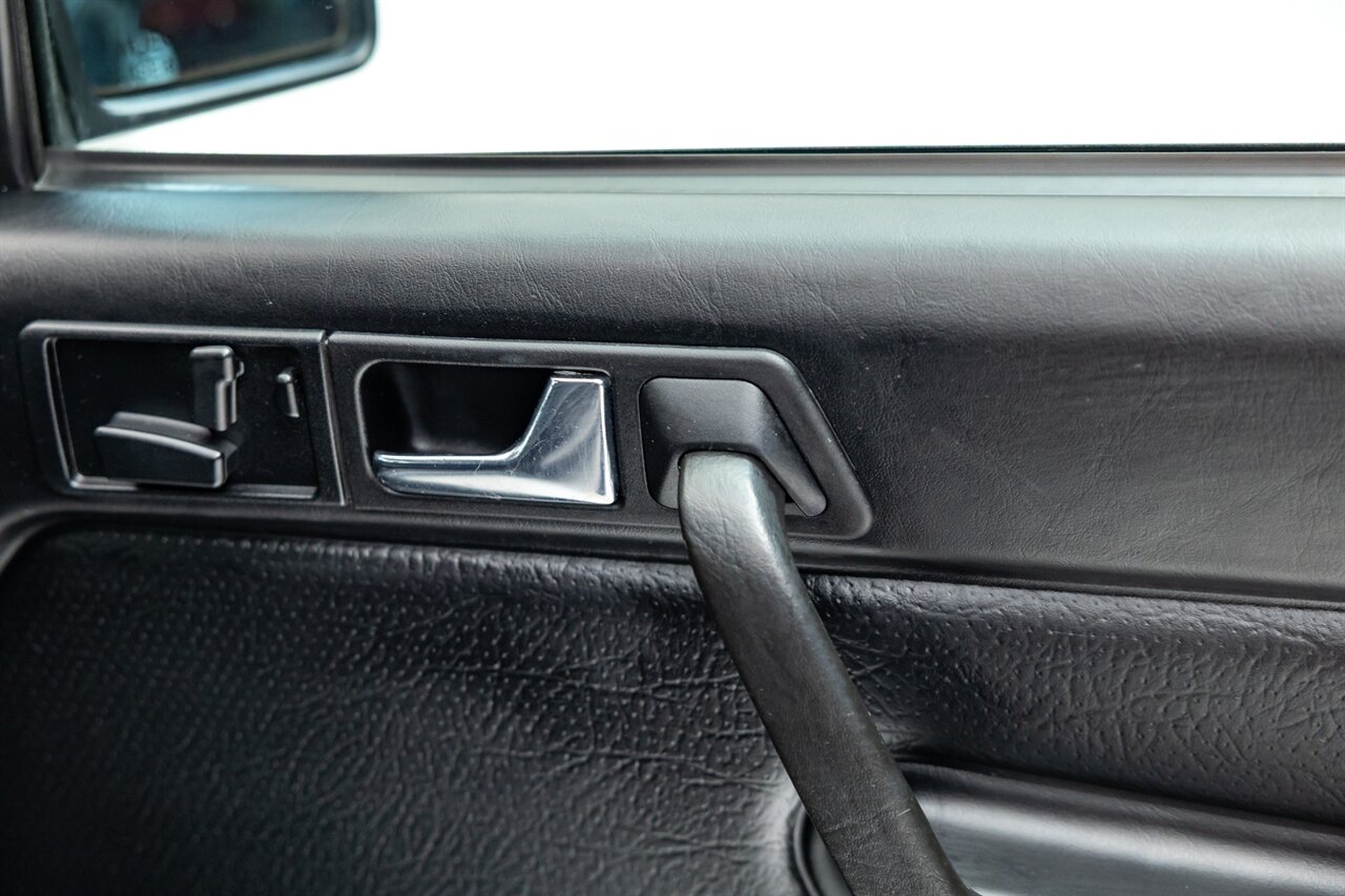 1987 Mercedes-Benz 190 E 2.3-16   - Photo 104 - Springfield, MO 65802