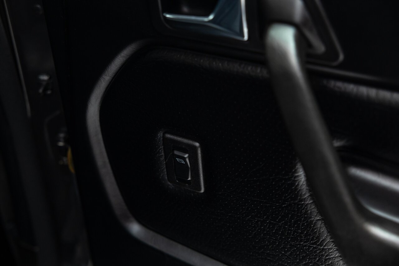 1987 Mercedes-Benz 190 E 2.3-16   - Photo 117 - Springfield, MO 65802