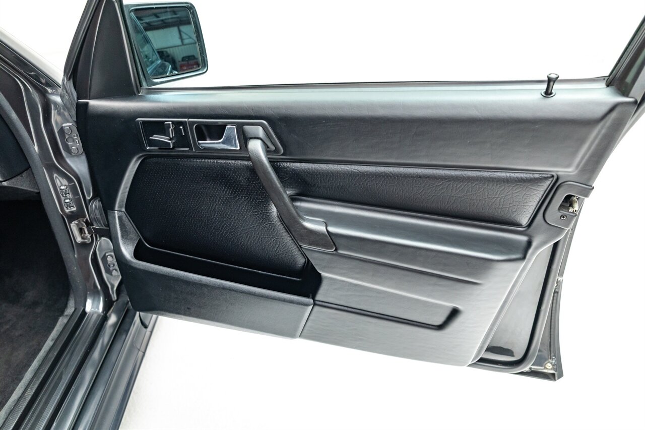 1987 Mercedes-Benz 190 E 2.3-16   - Photo 102 - Springfield, MO 65802