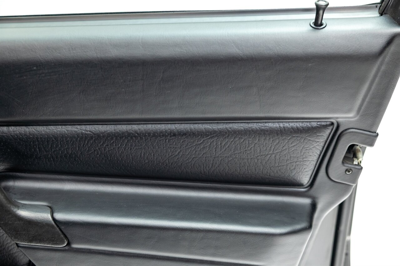 1987 Mercedes-Benz 190 E 2.3-16   - Photo 105 - Springfield, MO 65802