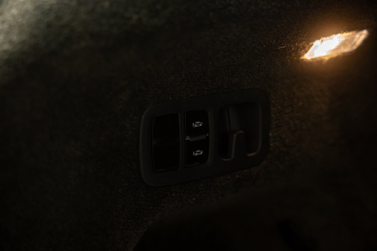 2019 Bentley Bentayga V8 - Photo 24 - Springfield, MO 65802