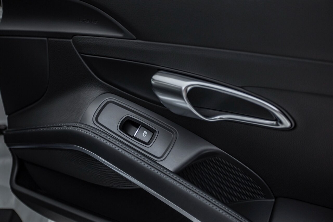 2014 Porsche 911 Carrera S   - Photo 32 - Springfield, MO 65802