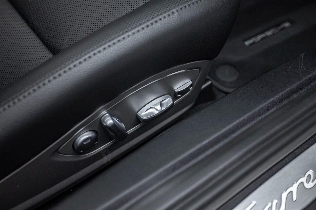 2014 Porsche 911 Carrera S   - Photo 34 - Springfield, MO 65802