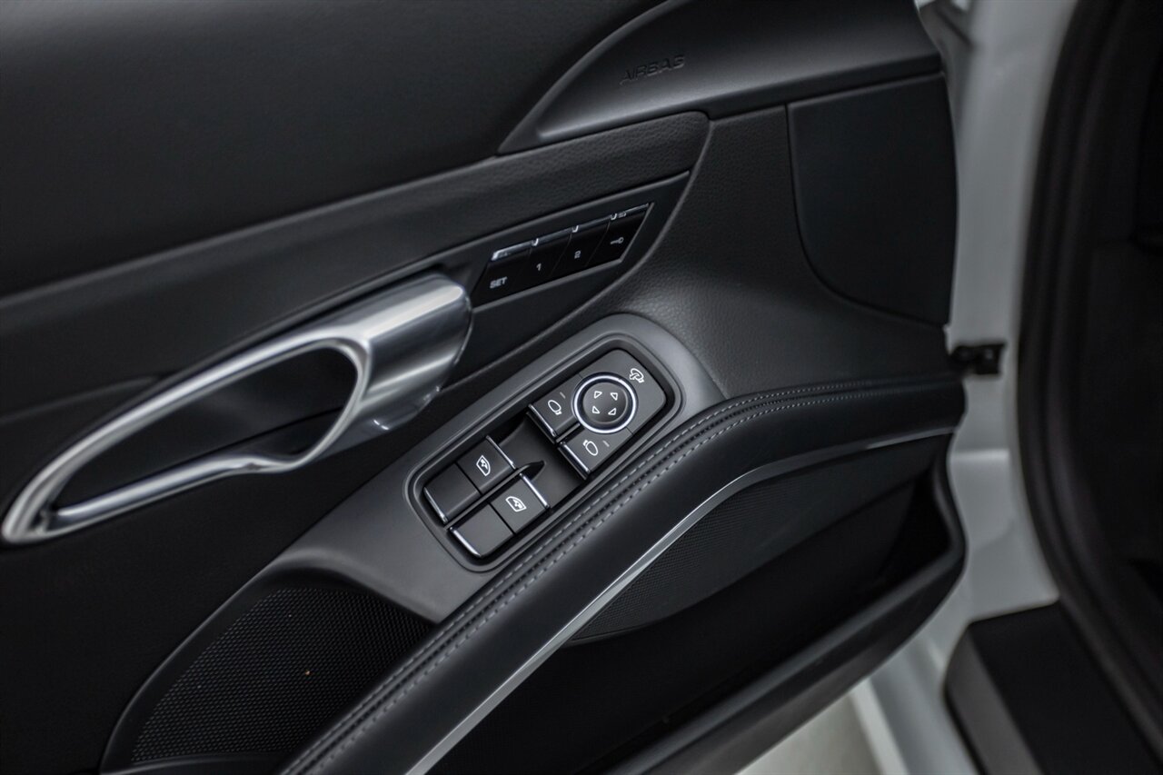 2014 Porsche 911 Carrera S   - Photo 38 - Springfield, MO 65802