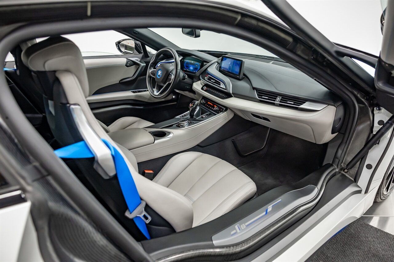 2015 BMW i8 Pure Impulse World   - Photo 46 - Springfield, MO 65802