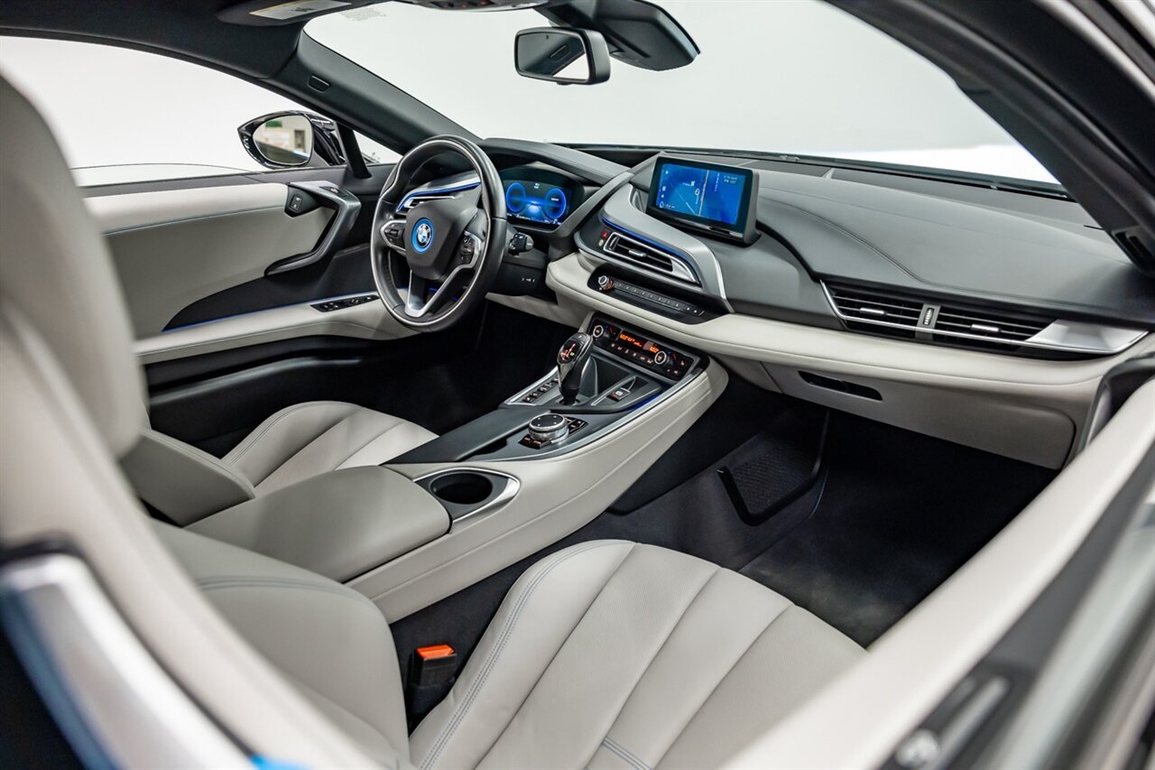 2015 BMW i8 Pure Impulse World   - Photo 30 - Springfield, MO 65802