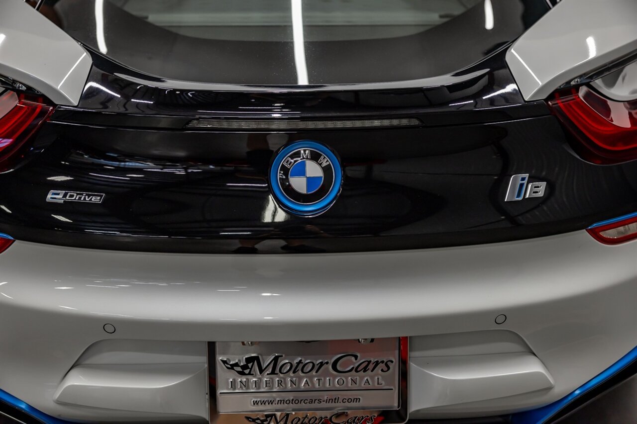 2015 BMW i8 Pure Impulse World   - Photo 11 - Springfield, MO 65802