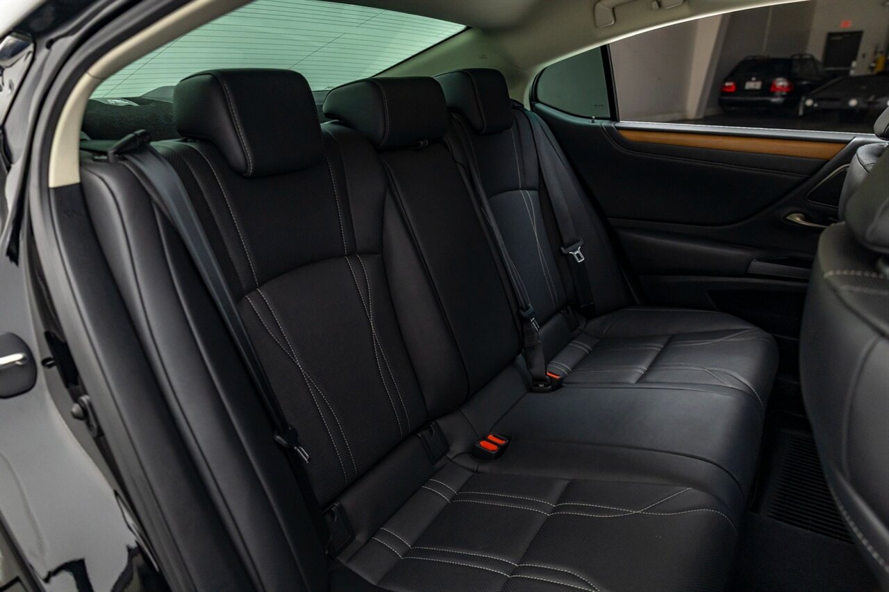 2020 Lexus ES 300h Luxury   - Photo 27 - Springfield, MO 65802