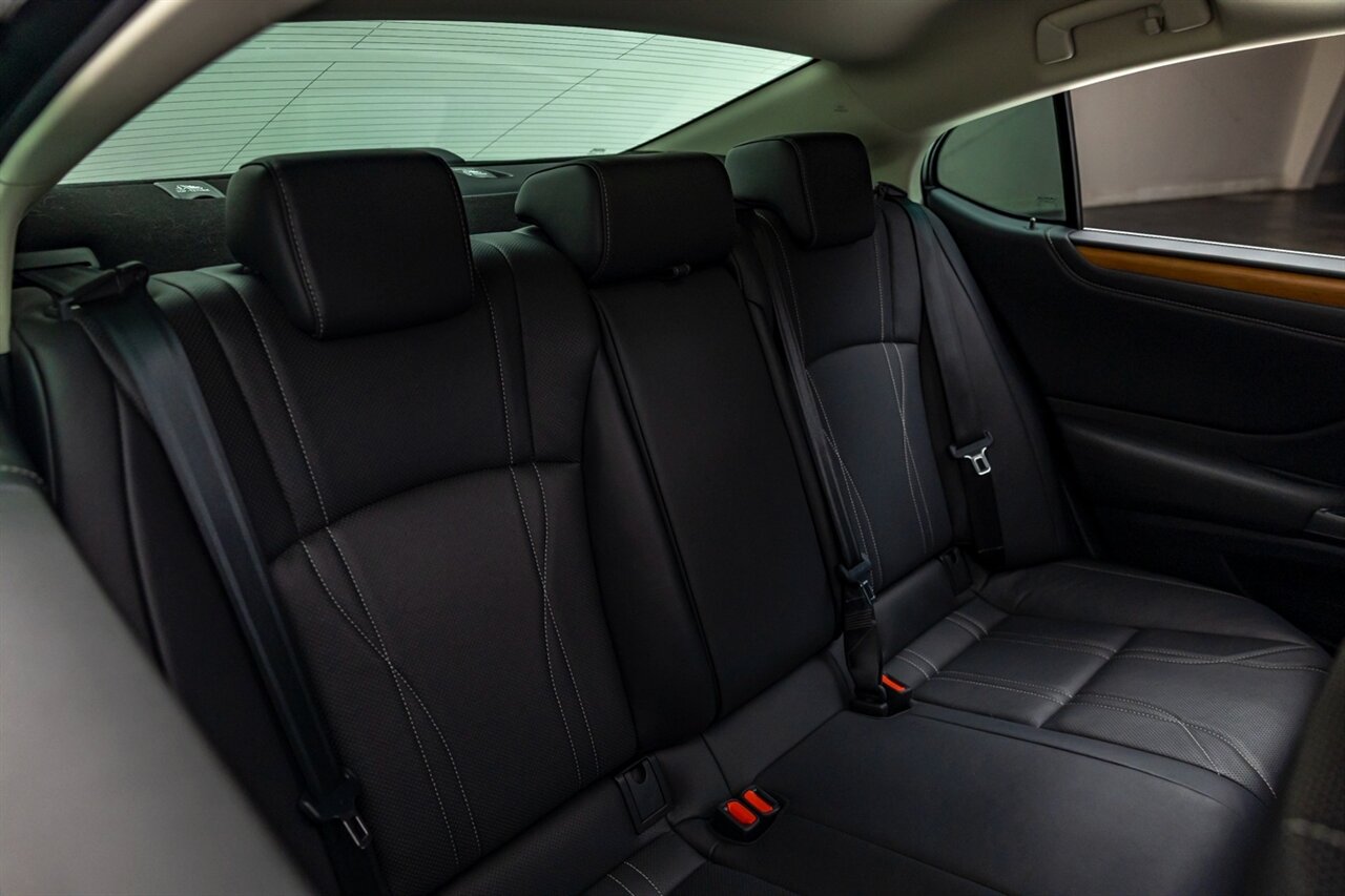 2020 Lexus ES 300h Luxury   - Photo 26 - Springfield, MO 65802