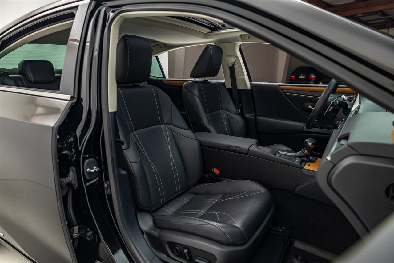 2020 Lexus ES 300h Luxury   - Photo 25 - Springfield, MO 65802