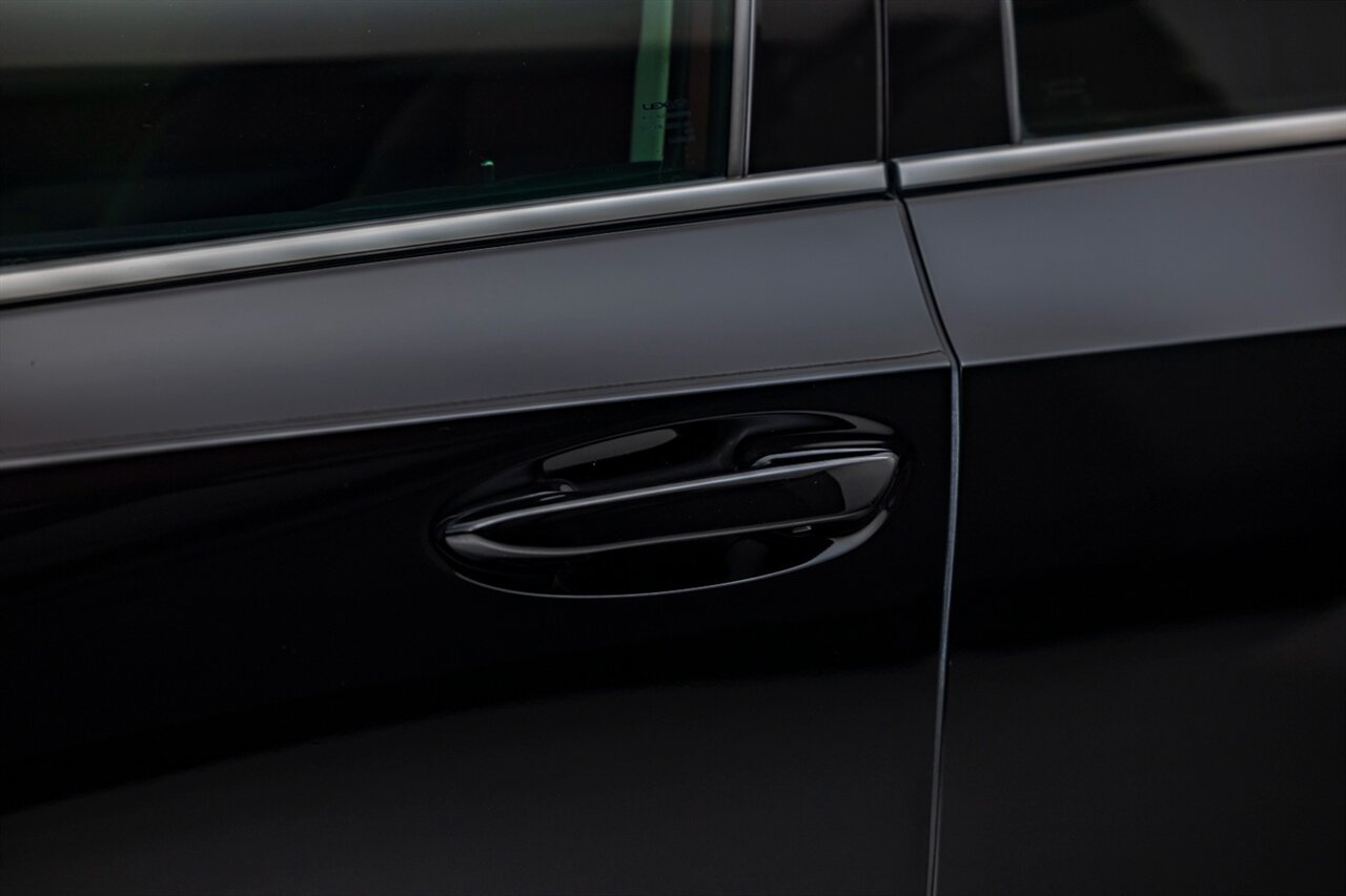 2020 Lexus ES 300h Luxury   - Photo 11 - Springfield, MO 65802