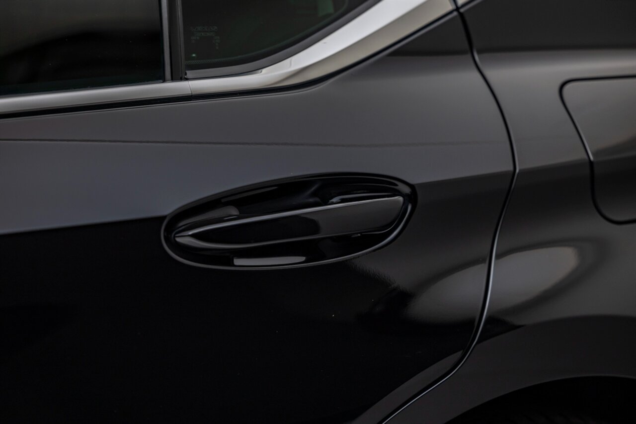 2020 Lexus ES 300h Luxury   - Photo 13 - Springfield, MO 65802