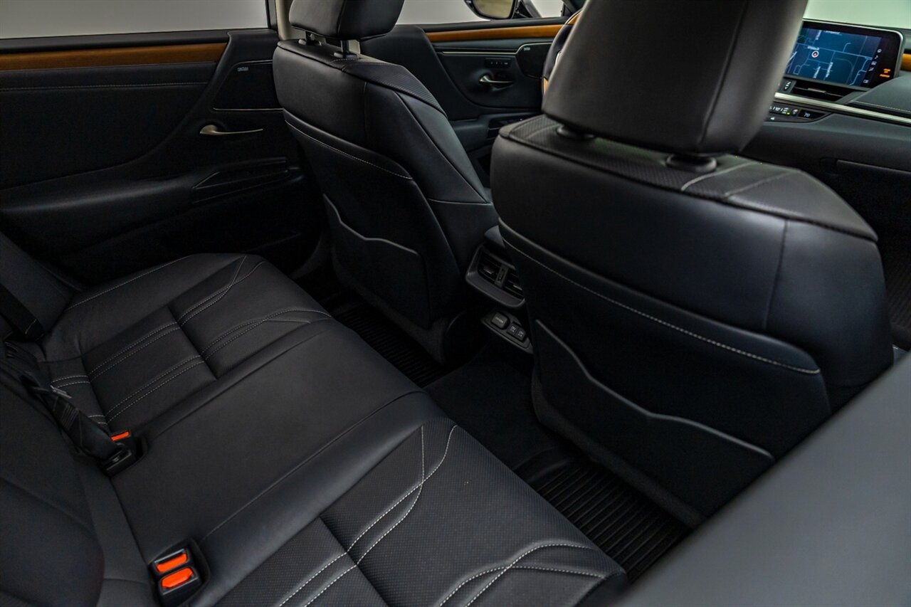 2020 Lexus ES 300h Luxury   - Photo 46 - Springfield, MO 65802