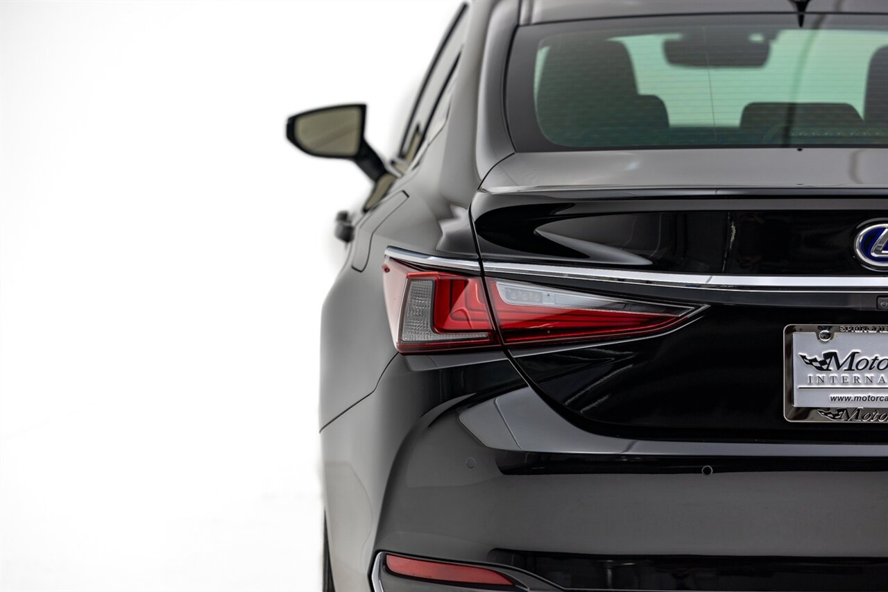 2020 Lexus ES 300h Luxury   - Photo 17 - Springfield, MO 65802