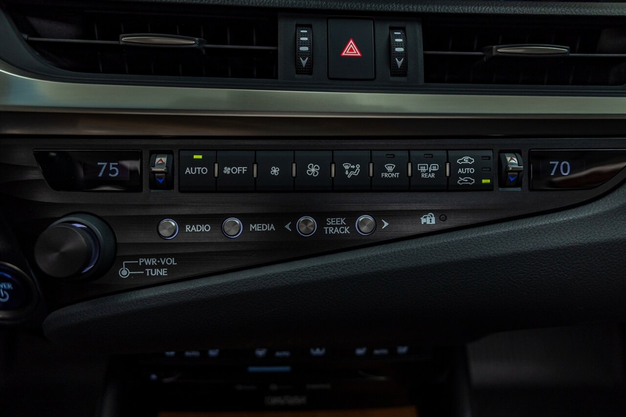 2020 Lexus ES 300h Luxury   - Photo 55 - Springfield, MO 65802