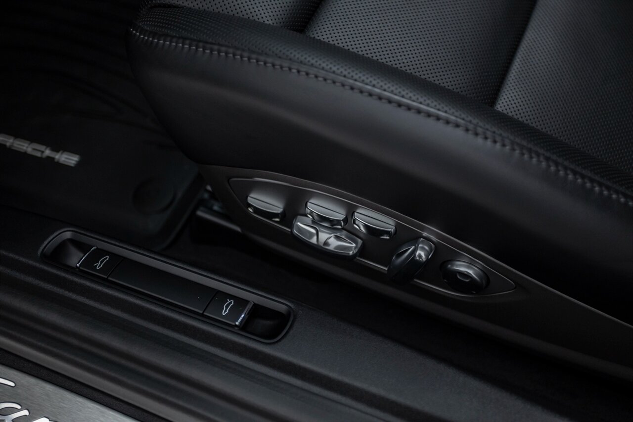 2016 Porsche 911 Carrera S   - Photo 49 - Springfield, MO 65802