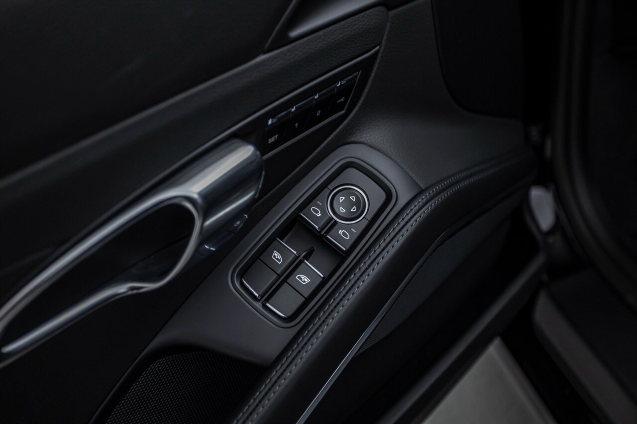 2016 Porsche 911 Carrera S   - Photo 47 - Springfield, MO 65802