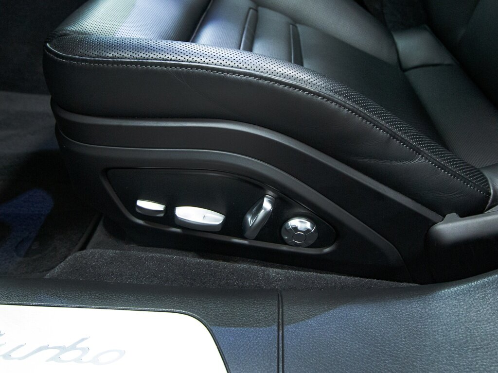 2018 Porsche Panamera Turbo   - Photo 26 - Springfield, MO 65802