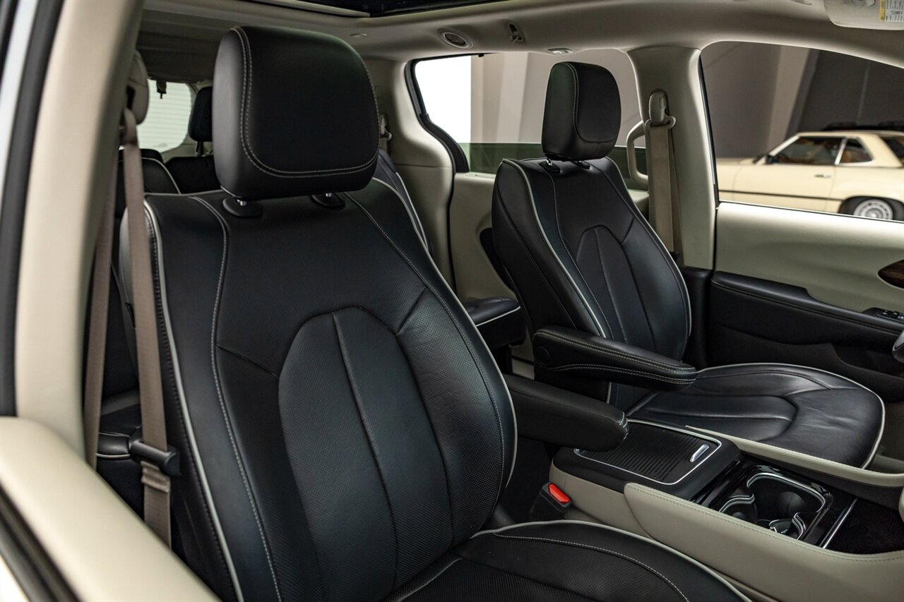 2022 Chrysler Pacifica Limited   - Photo 21 - Springfield, MO 65802