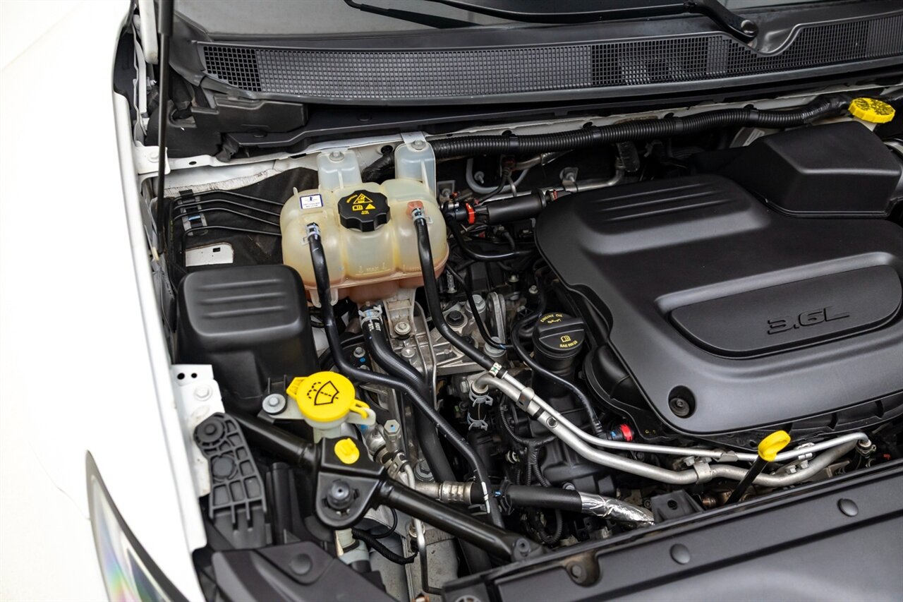 2022 Chrysler Pacifica Limited   - Photo 50 - Springfield, MO 65802