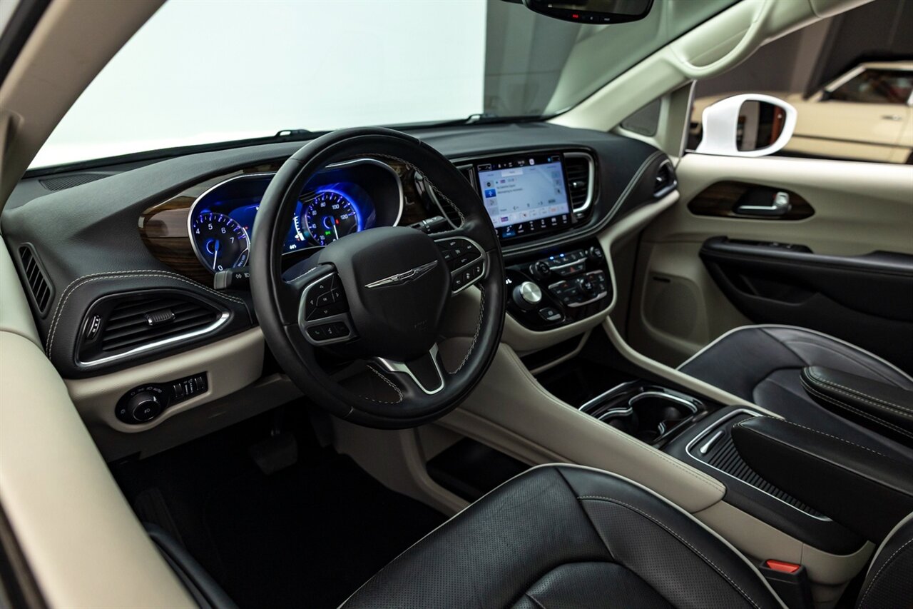 2022 Chrysler Pacifica Limited   - Photo 25 - Springfield, MO 65802