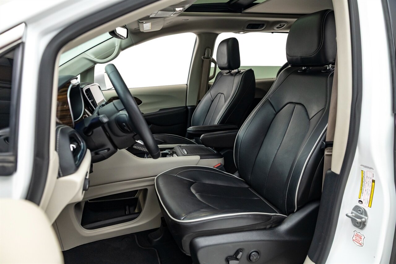 2022 Chrysler Pacifica Limited   - Photo 2 - Springfield, MO 65802