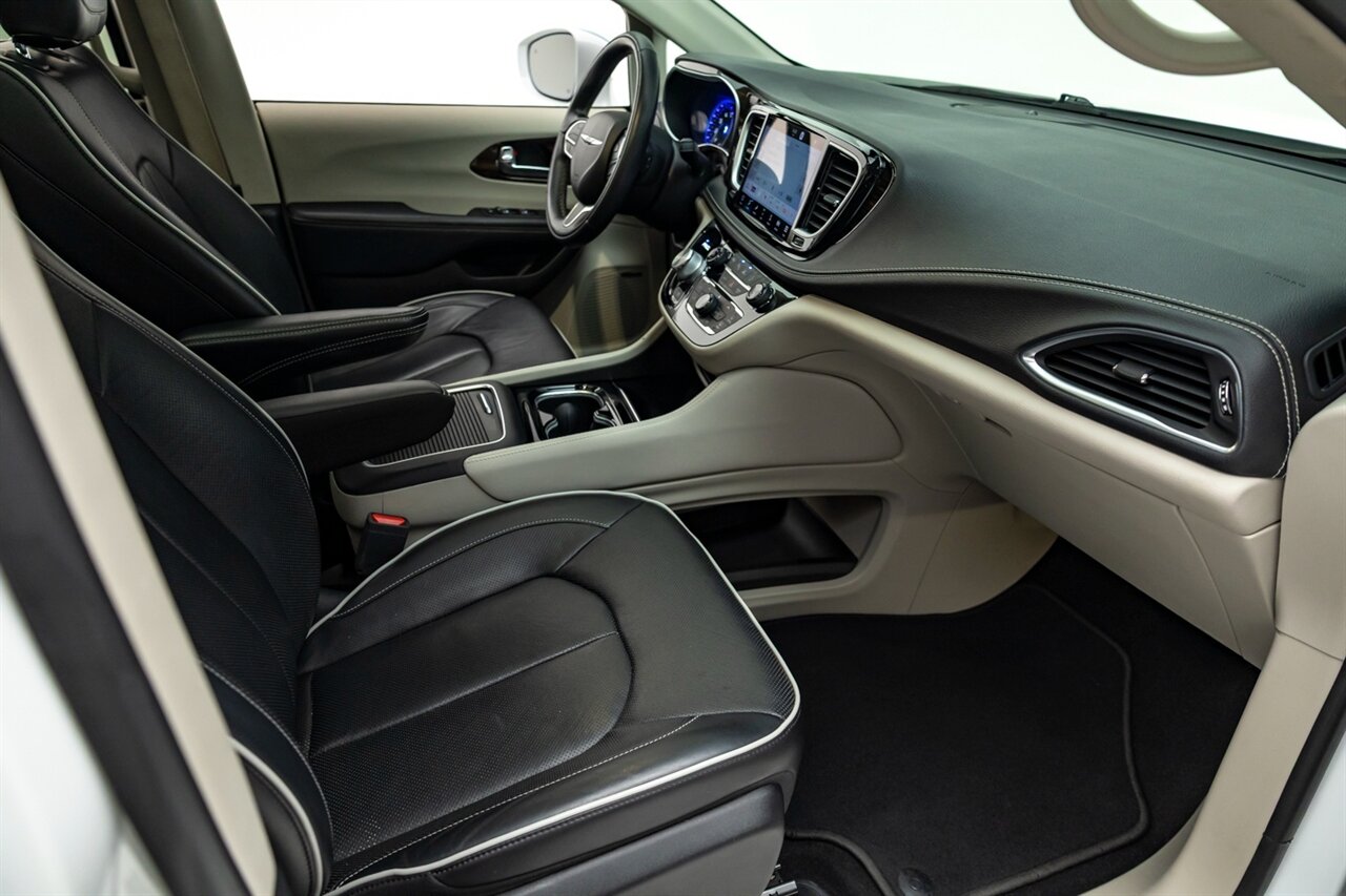 2022 Chrysler Pacifica Limited   - Photo 34 - Springfield, MO 65802