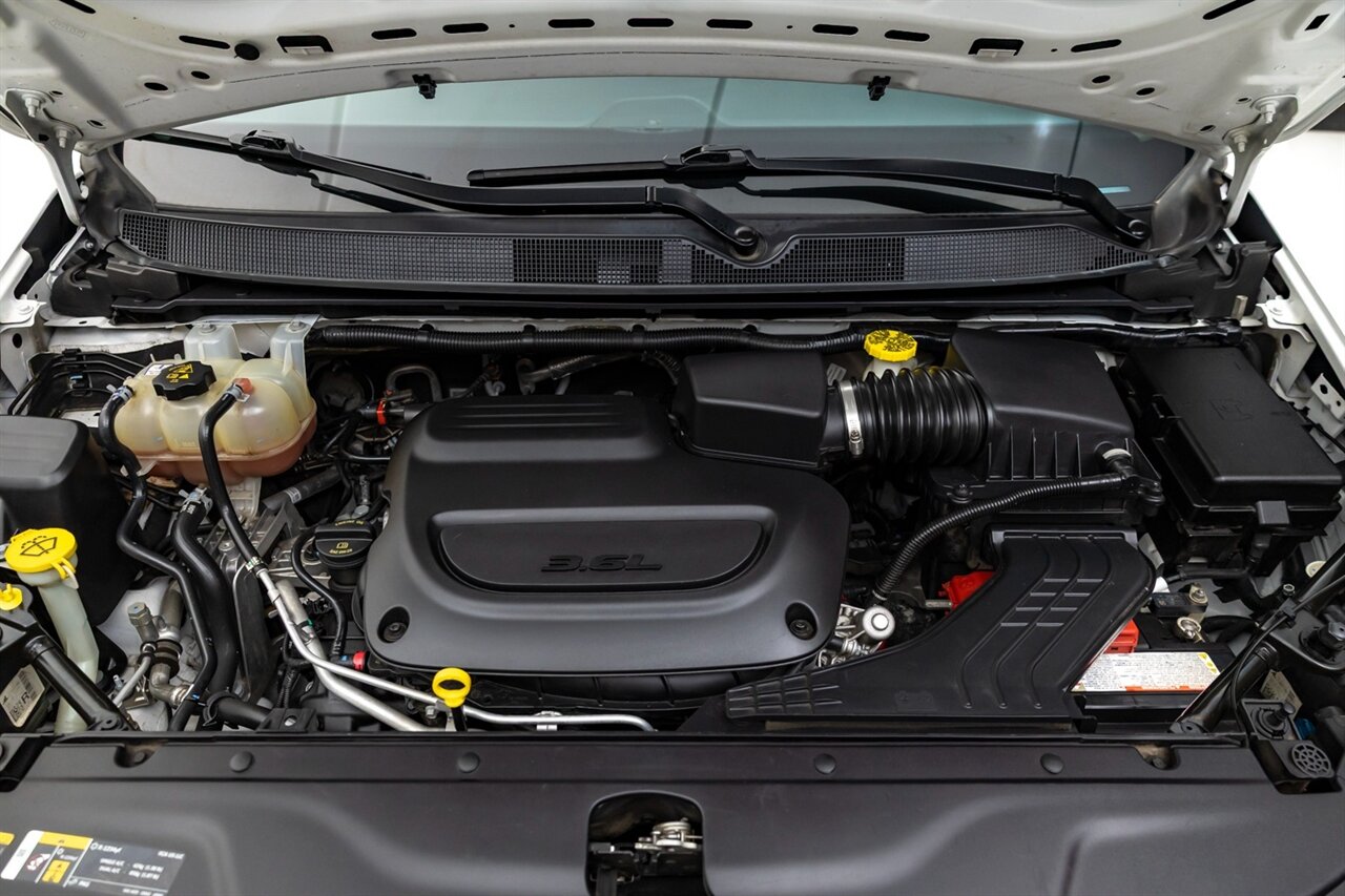 2022 Chrysler Pacifica Limited   - Photo 48 - Springfield, MO 65802