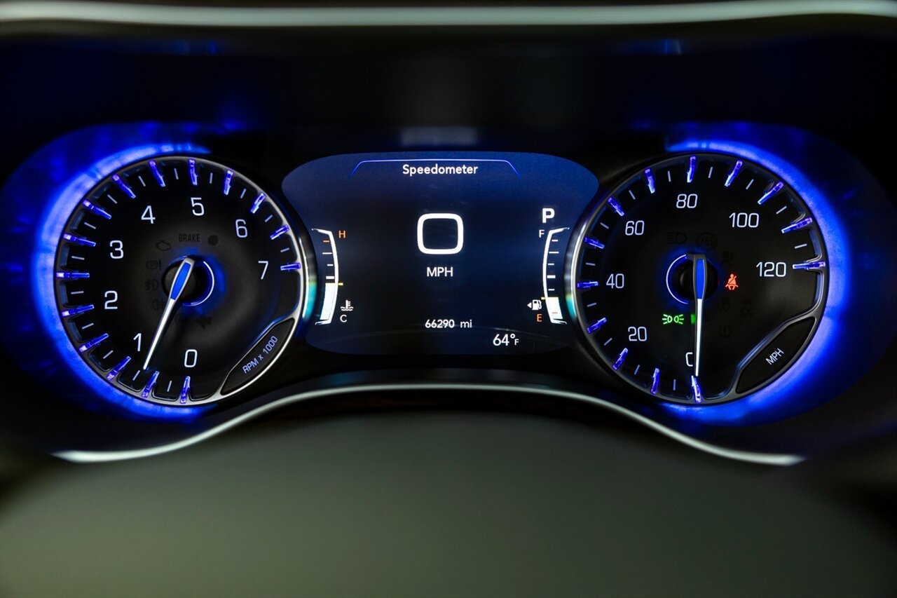 2022 Chrysler Pacifica Limited   - Photo 42 - Springfield, MO 65802