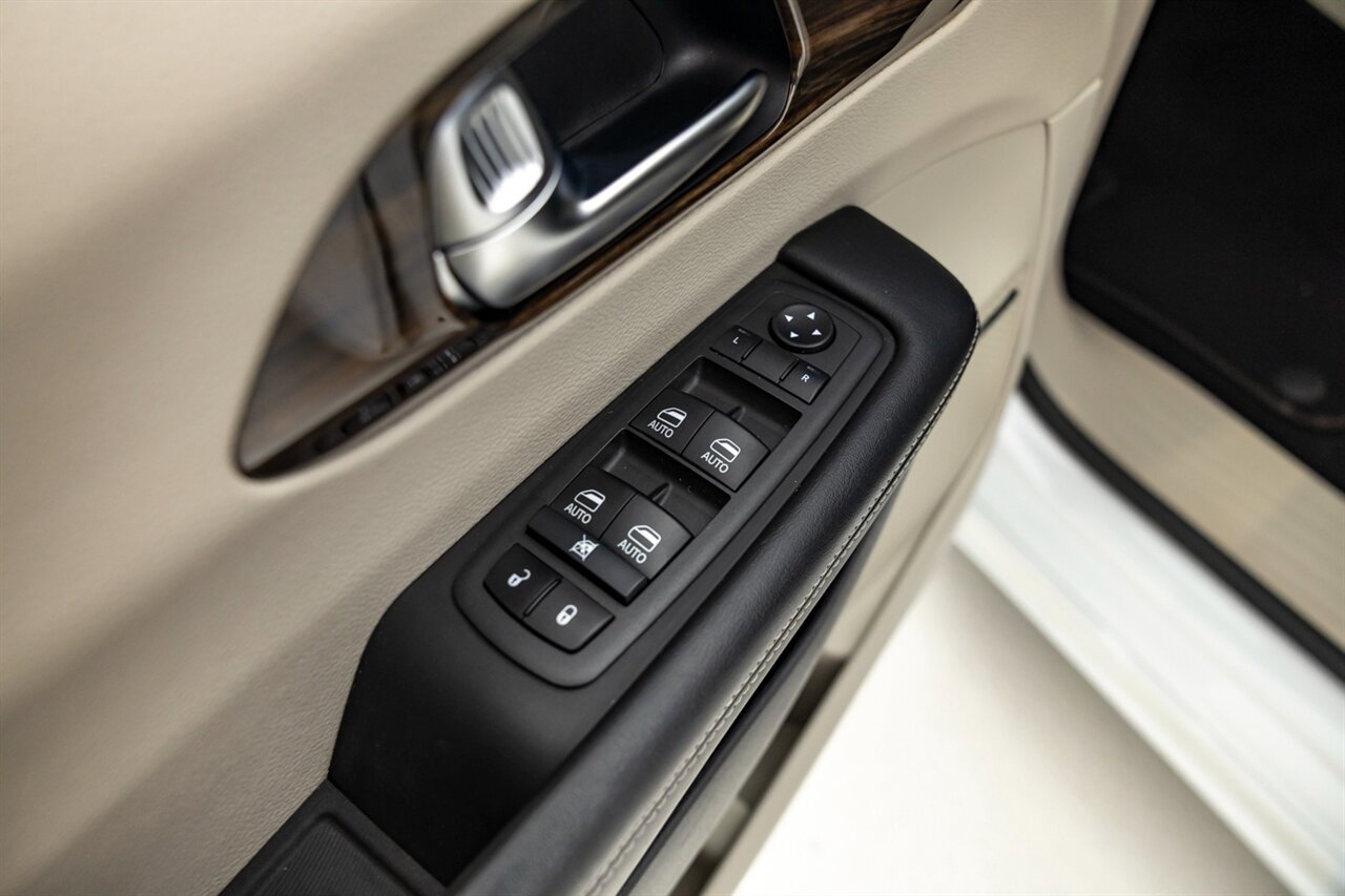 2022 Chrysler Pacifica Limited   - Photo 29 - Springfield, MO 65802