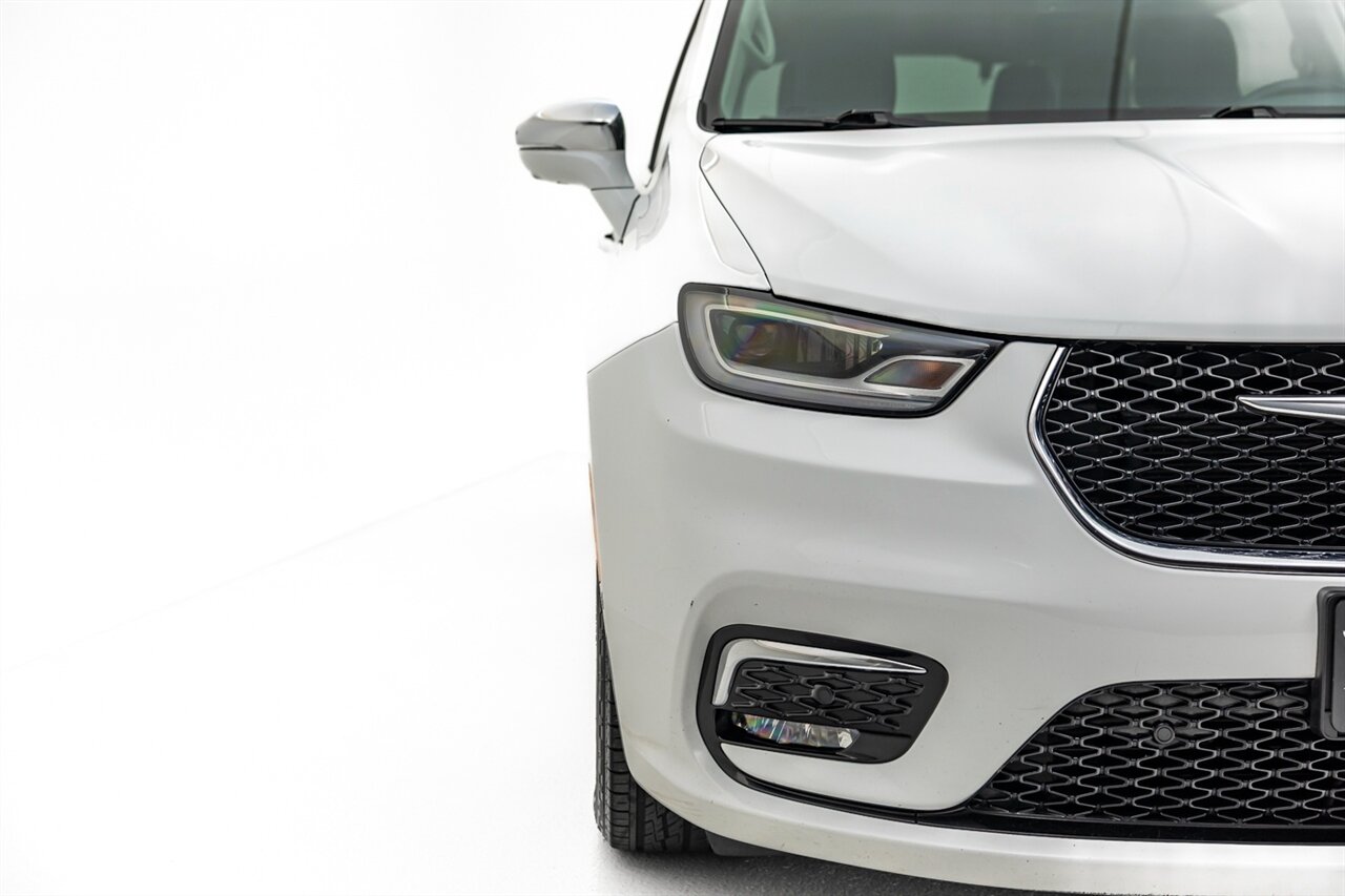 2022 Chrysler Pacifica Limited   - Photo 6 - Springfield, MO 65802