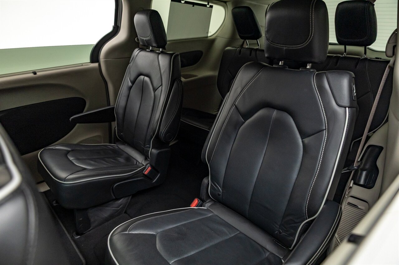 2022 Chrysler Pacifica Limited   - Photo 17 - Springfield, MO 65802