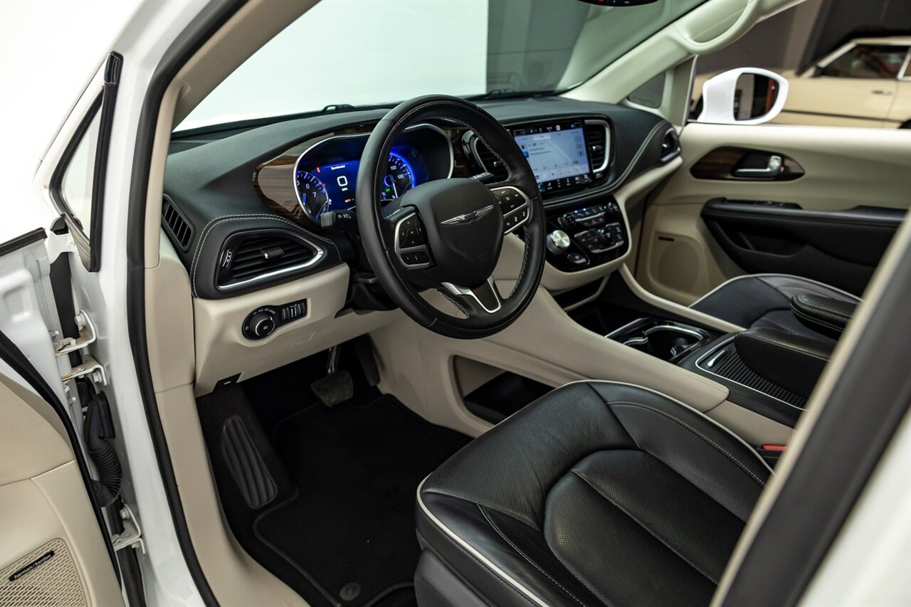 2022 Chrysler Pacifica Limited   - Photo 26 - Springfield, MO 65802