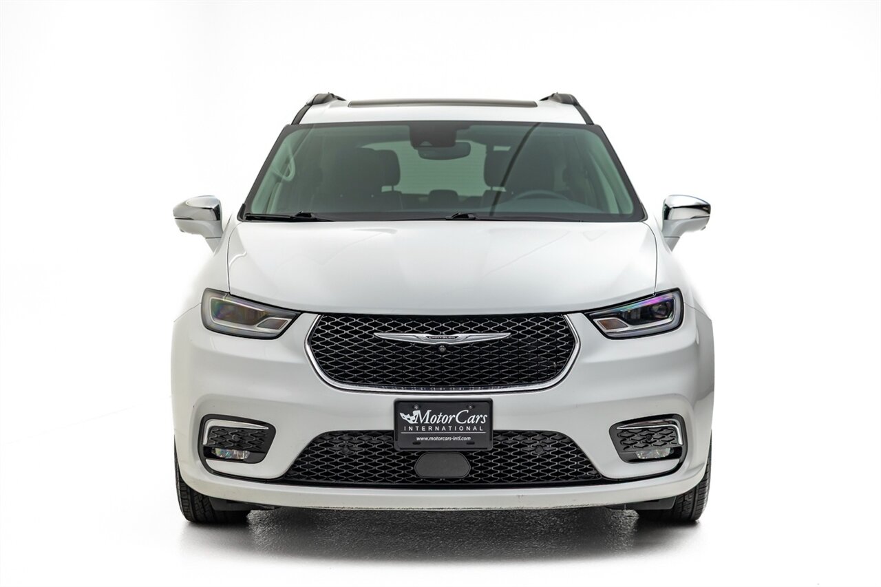 2022 Chrysler Pacifica Limited   - Photo 4 - Springfield, MO 65802