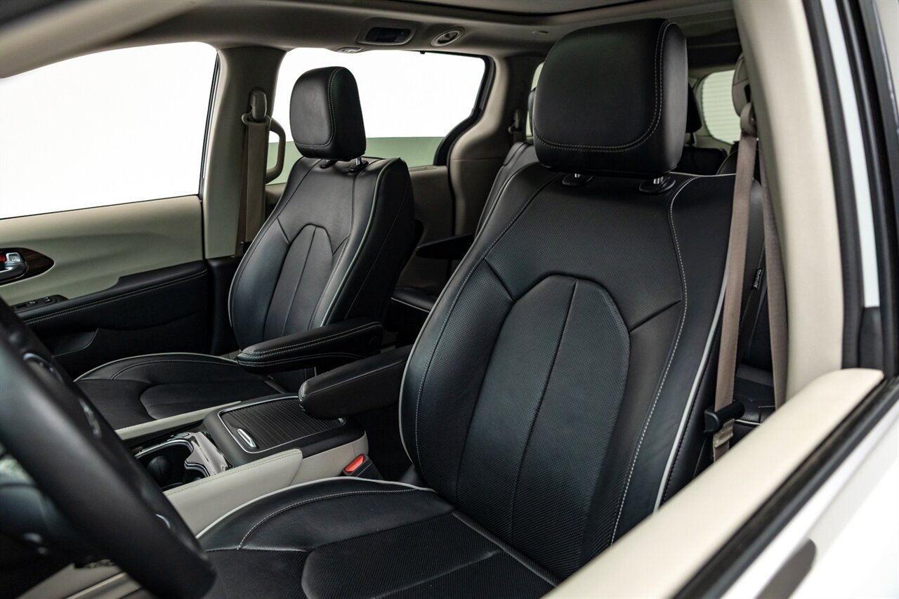 2022 Chrysler Pacifica Limited   - Photo 16 - Springfield, MO 65802