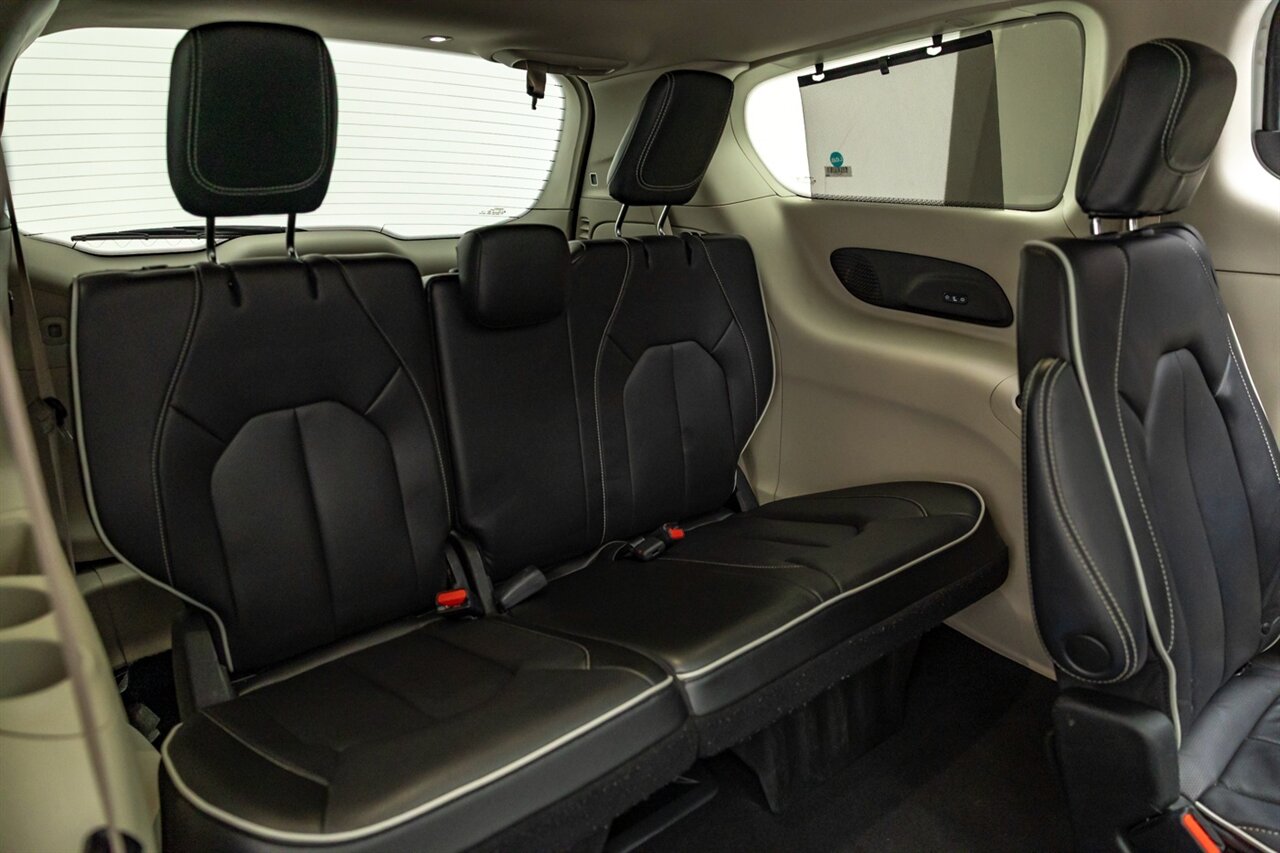 2022 Chrysler Pacifica Limited   - Photo 24 - Springfield, MO 65802