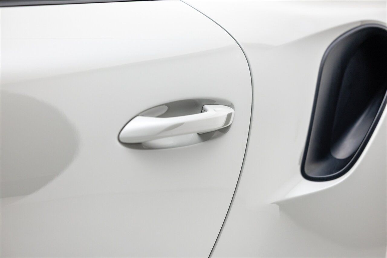 2018 Porsche 911 Turbo S   - Photo 13 - Springfield, MO 65802