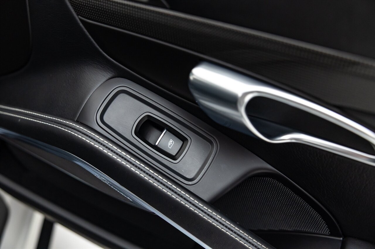 2018 Porsche 911 Turbo S   - Photo 41 - Springfield, MO 65802