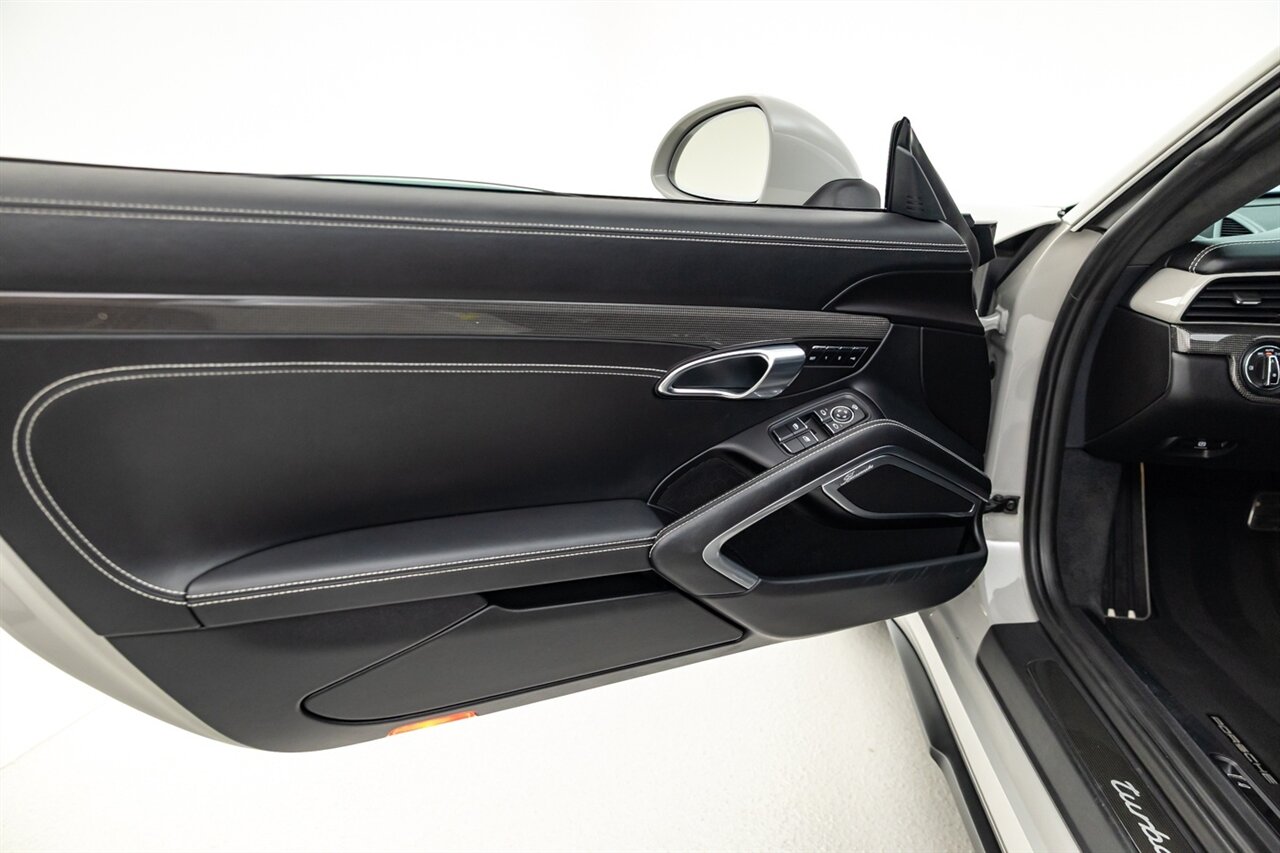 2018 Porsche 911 Turbo S   - Photo 34 - Springfield, MO 65802