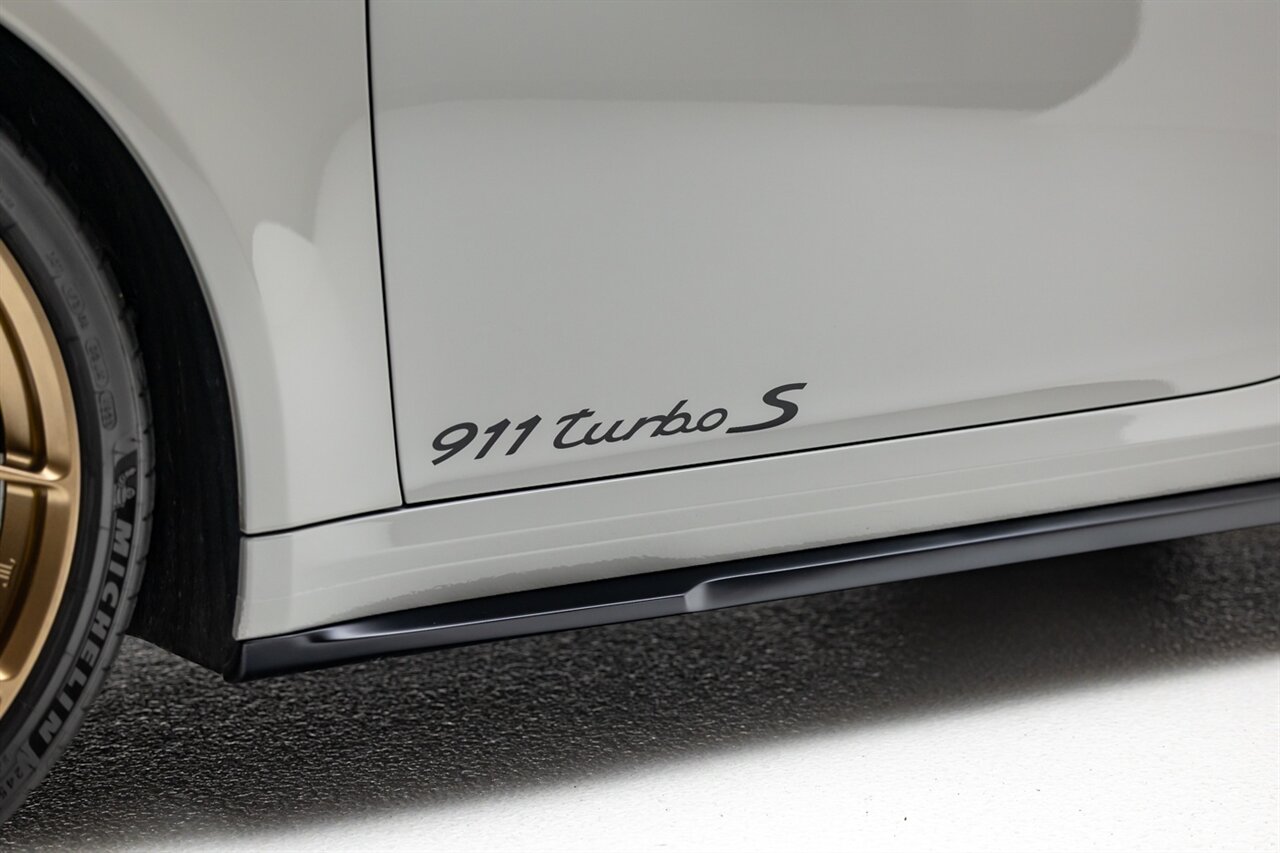 2018 Porsche 911 Turbo S   - Photo 12 - Springfield, MO 65802