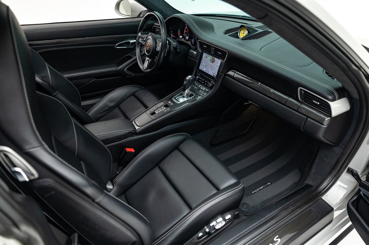 2018 Porsche 911 Turbo S   - Photo 39 - Springfield, MO 65802