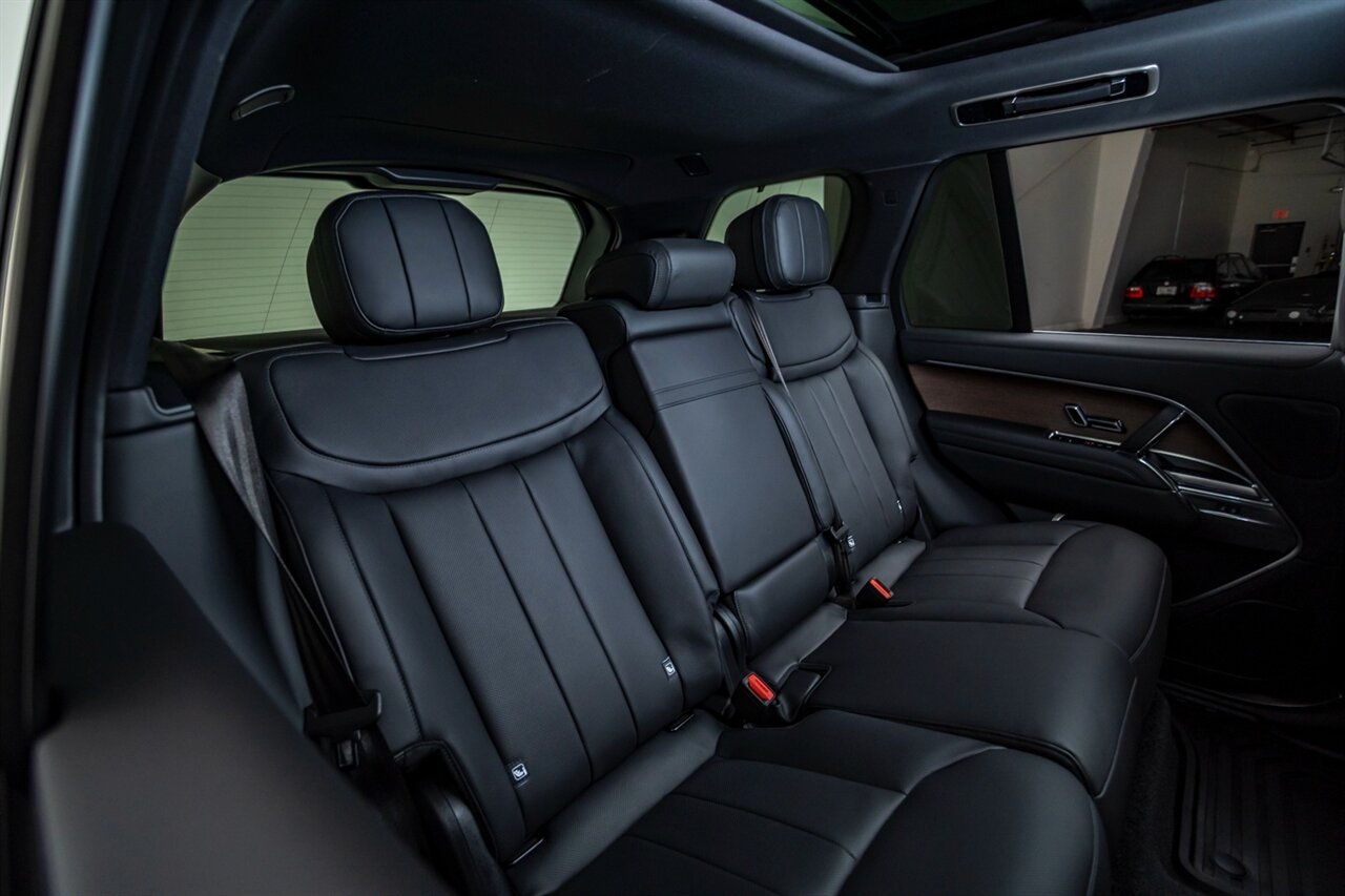2025 Land Rover Range Rover P530 SE   - Photo 24 - Springfield, MO 65802