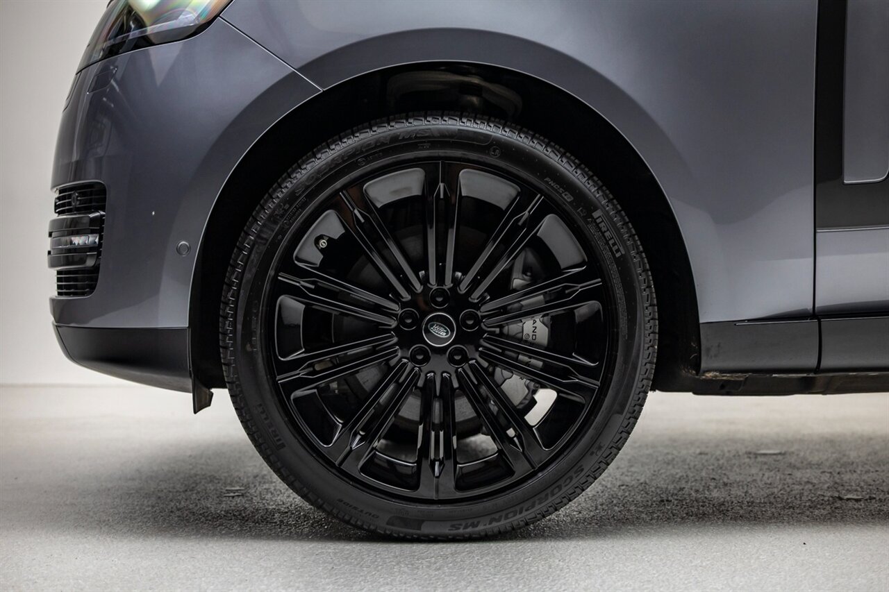 2025 Land Rover Range Rover P530 SE   - Photo 10 - Springfield, MO 65802