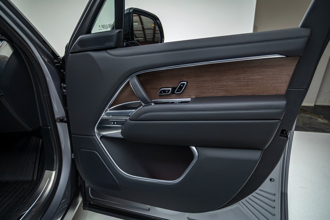 2025 Land Rover Range Rover P530 SE   - Photo 31 - Springfield, MO 65802