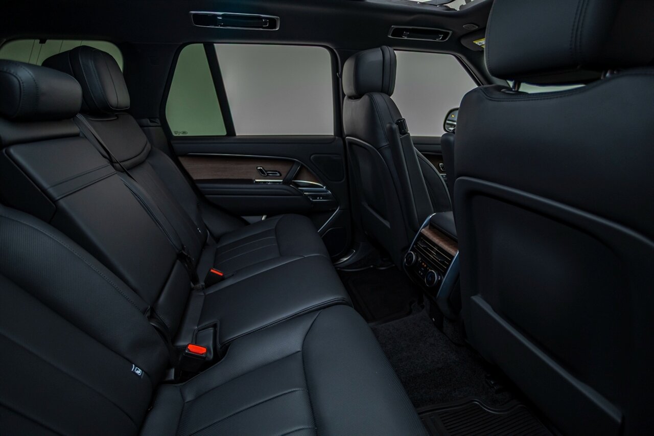 2025 Land Rover Range Rover P530 SE   - Photo 34 - Springfield, MO 65802