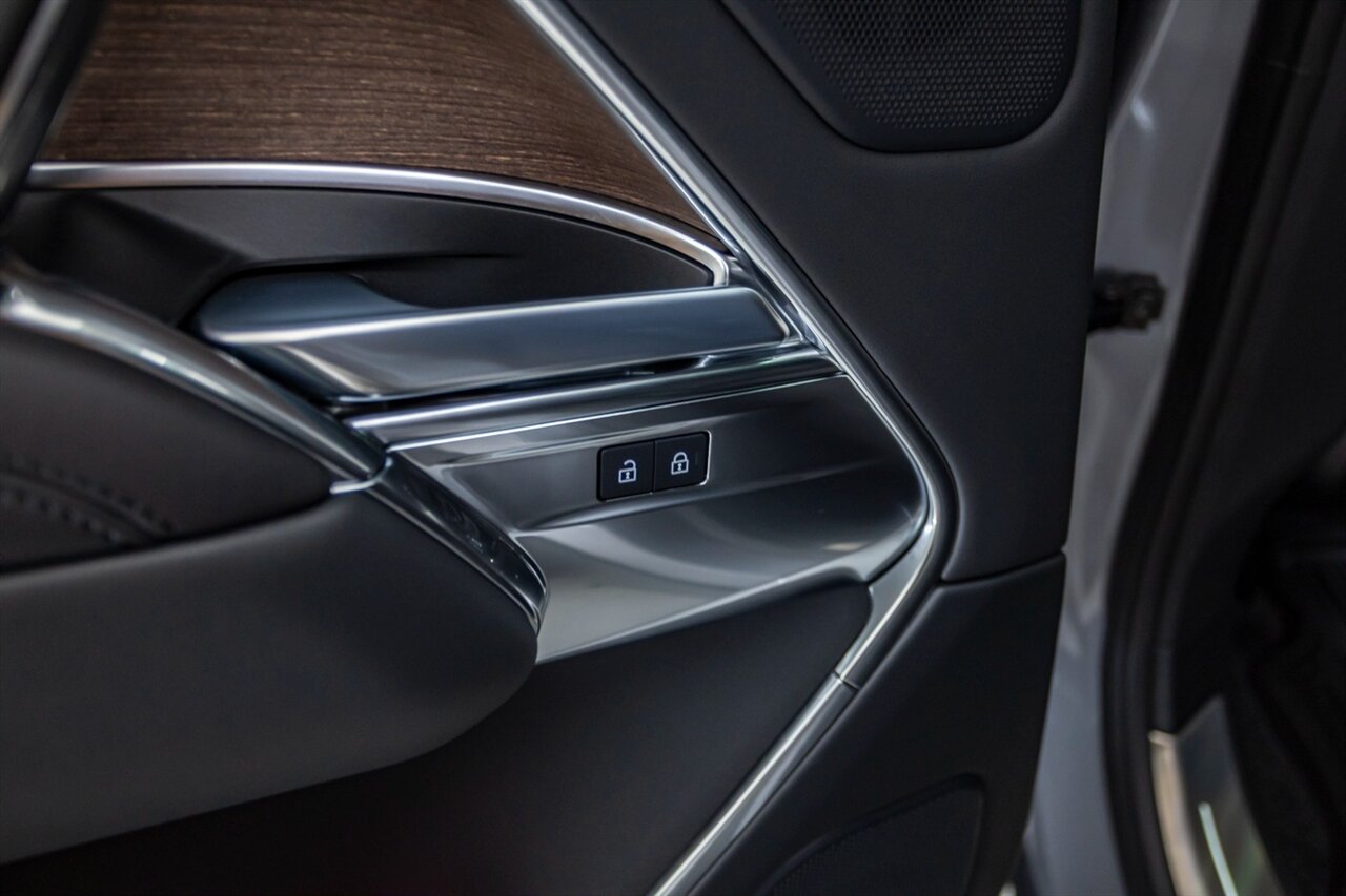 2025 Land Rover Range Rover P530 SE   - Photo 49 - Springfield, MO 65802