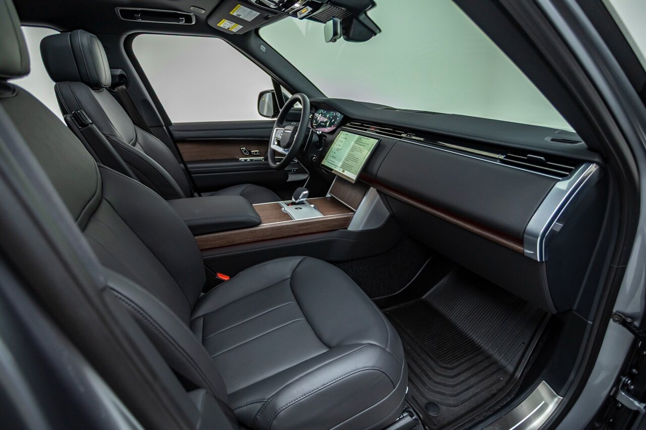 2025 Land Rover Range Rover P530 SE   - Photo 29 - Springfield, MO 65802