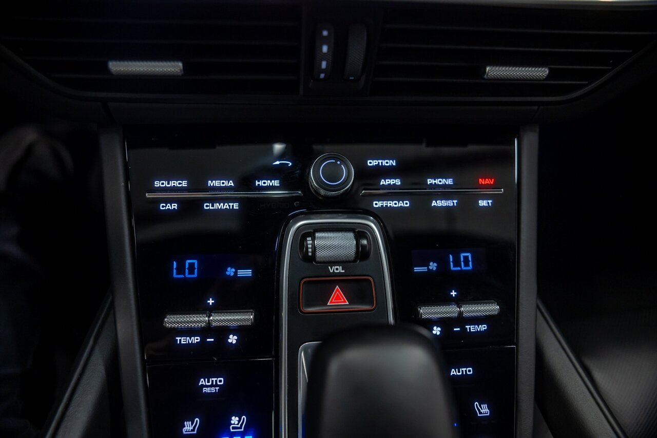 2019 Porsche Cayenne Turbo   - Photo 22 - Springfield, MO 65802
