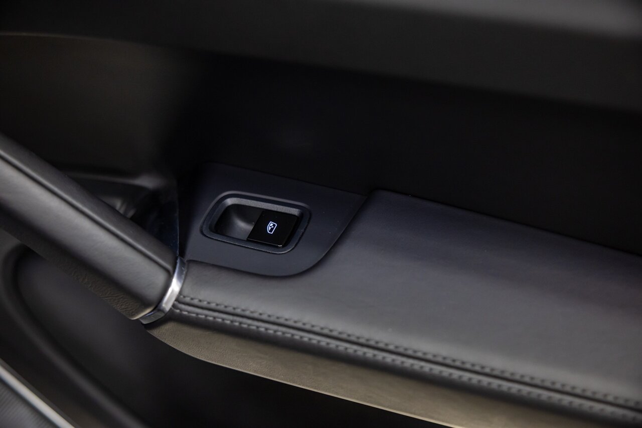 2019 Porsche Cayenne Turbo   - Photo 60 - Springfield, MO 65802